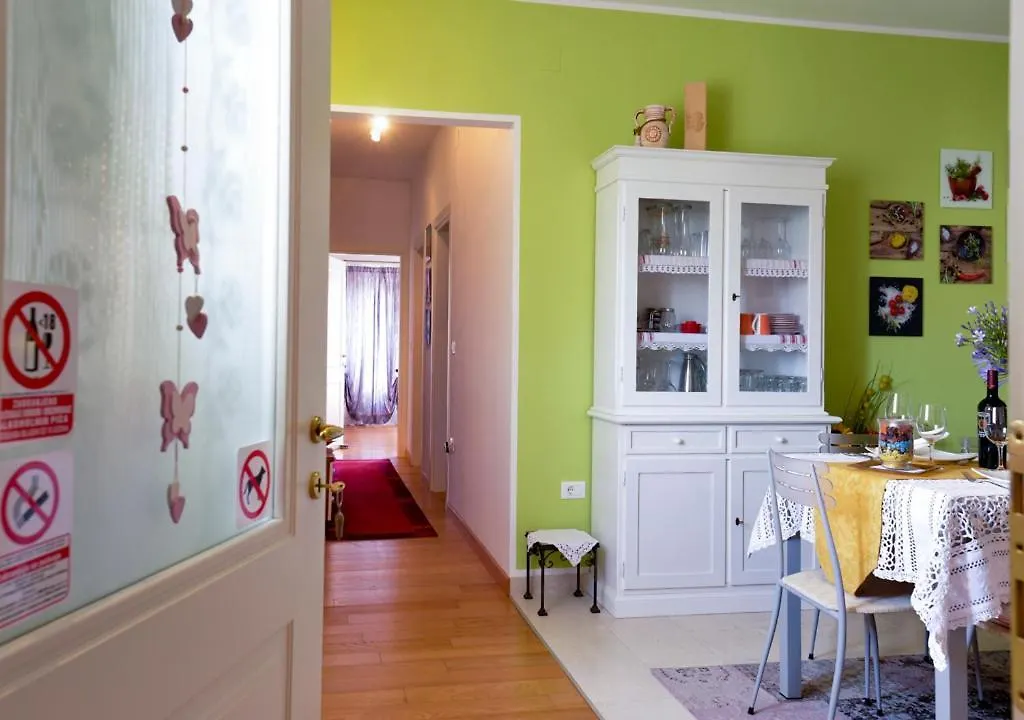 Apartman A Moela Umag 0*,